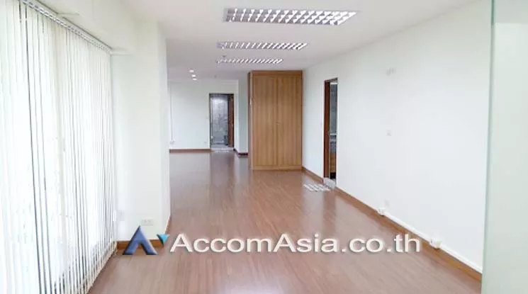  1  Office Space For Rent in Silom ,Bangkok BTS Surasak at Nusa State Tower AA16857